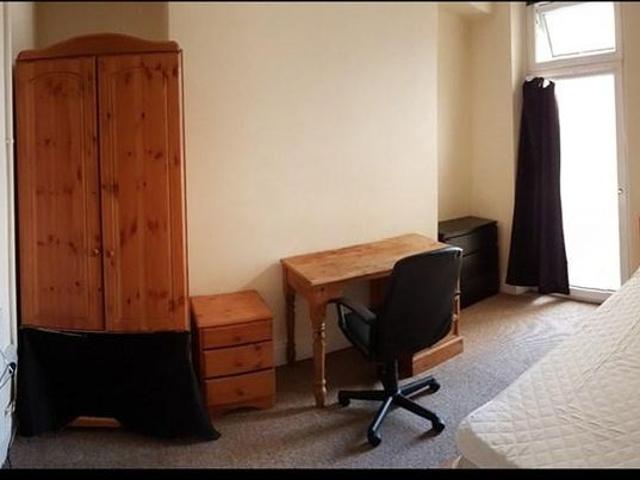 House for rent in Nangreaves, Wales