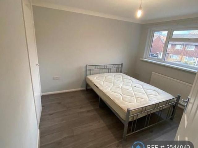 House for rent in London Borough of Hounslow, Greater London
