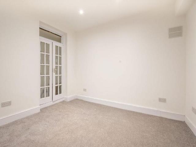 House for rent in London Borough of Redbridge, Greater London