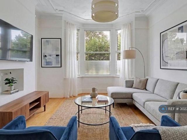 House for rent in Charlton, Greater London