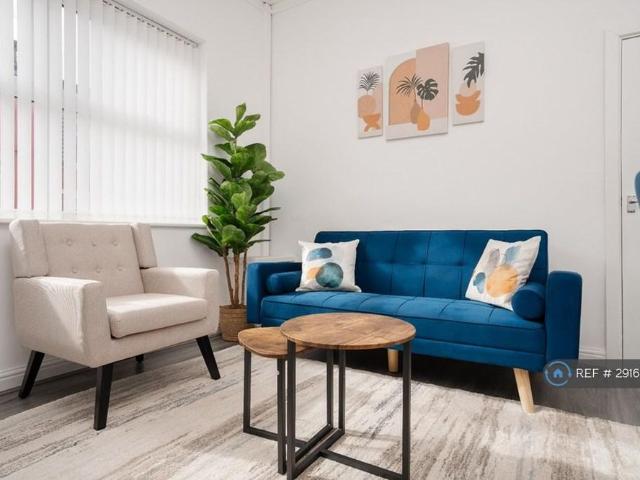 House for rent in Cabbage Hall, Calderstones