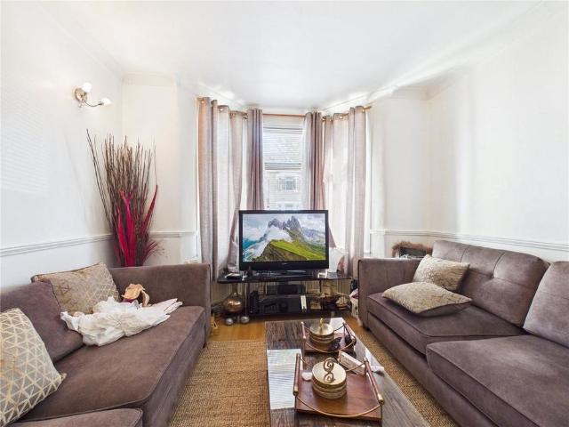 House for rent in Seven Kings, Greater London