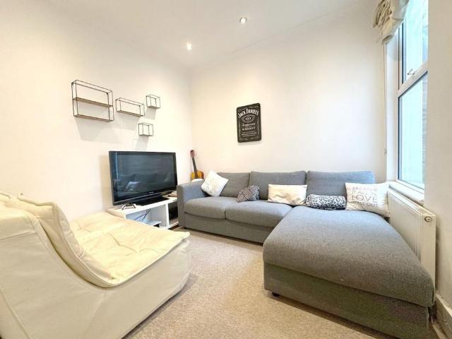 House for rent in Dudden Hill, Greater London