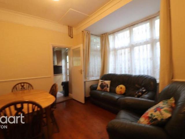 House for rent in Spring Park, Luton