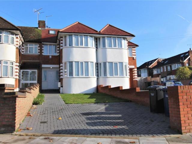House for rent in Brunswick Park, Greater London