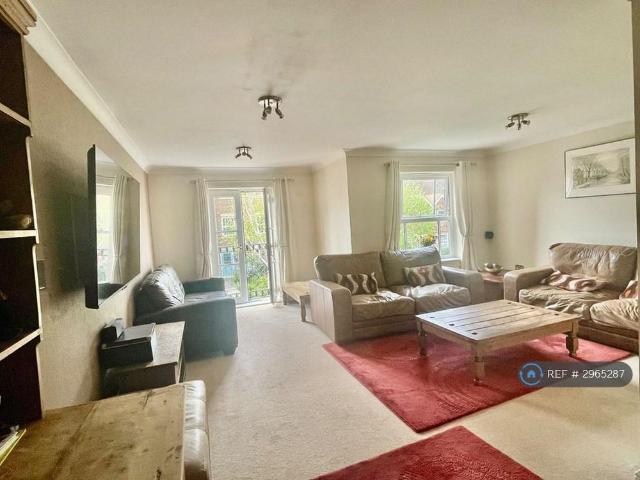 House for rent in Carshalton-on-the-Hill, Greater London