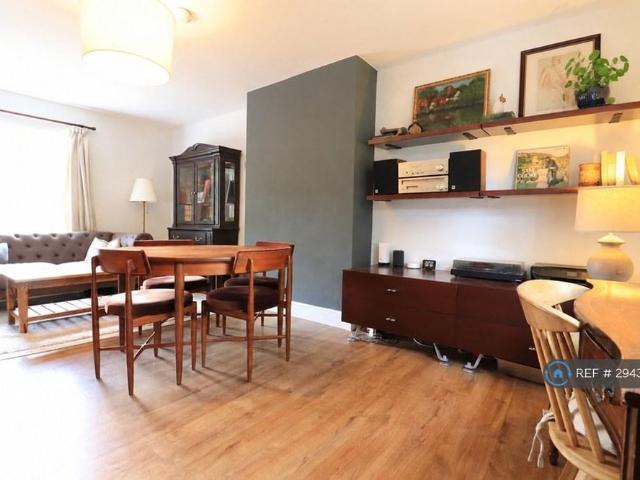 House for rent in London Borough of Merton, Raynes Park
