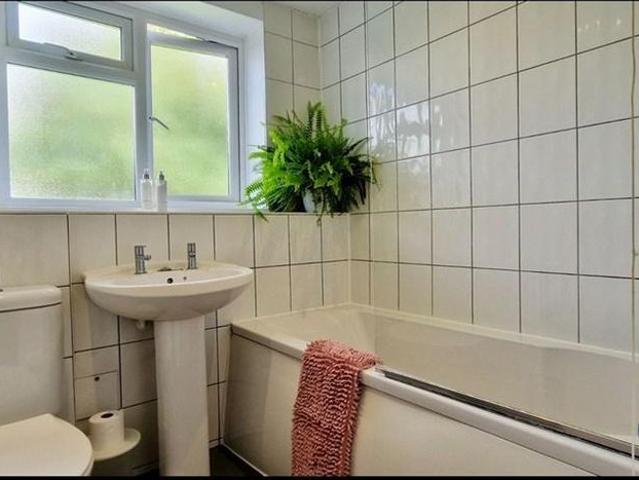 Room for rent in Golden Valley, Gloucestershire