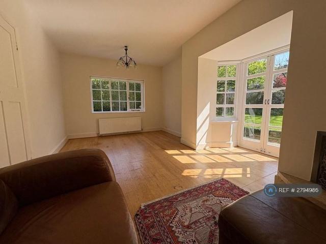 House for rent in Golders Green, Isle Of Man