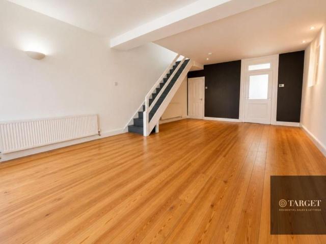 House for rent in Ponders End, Greater London