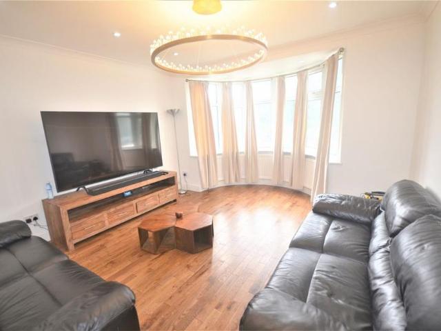 House for rent in London Borough of Redbridge, Greater London