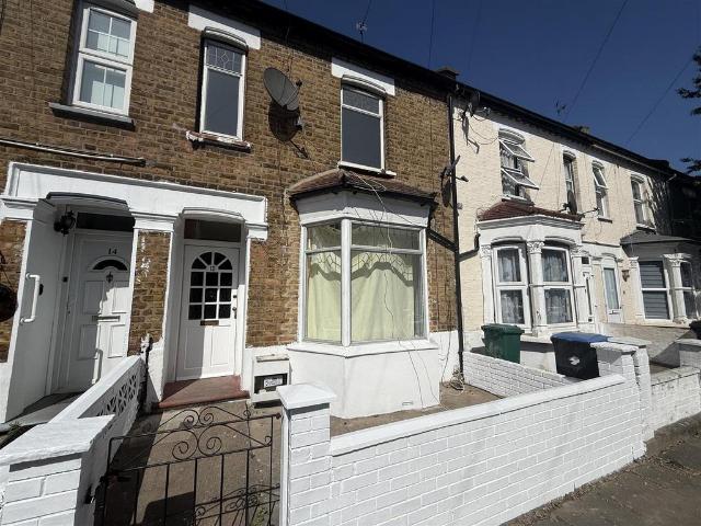 House for rent in Ponders End, Greater London