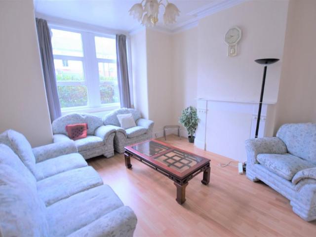 House for rent in Summerstown, Greater London
