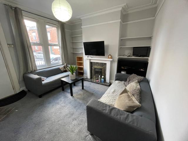 House for rent in Hyde Park, Leeds