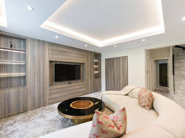 House for rent in Knightsbridge, Greater London