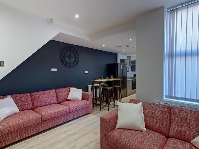 House for rent in Barton upon Irwell, Salford