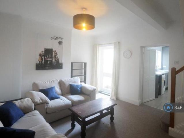 House for rent in Alstone, Golden Valley