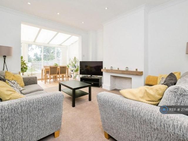House for rent in Thames View, Greater London