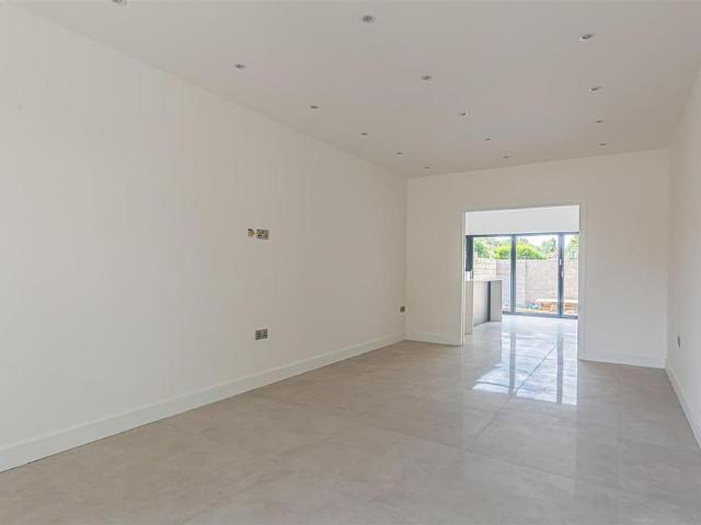 House for rent in London Borough of Richmond upon Thames, Greater London