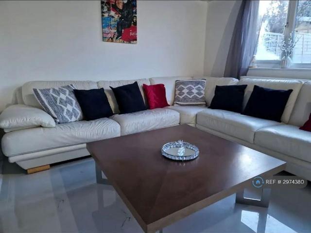 House for rent in Fleet Estate, Monks Orchard