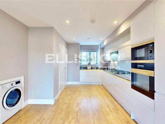 House for rent in London Borough of Ealing, Perivale