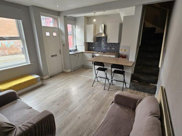 House for rent in Hyde Park, West Yorkshire