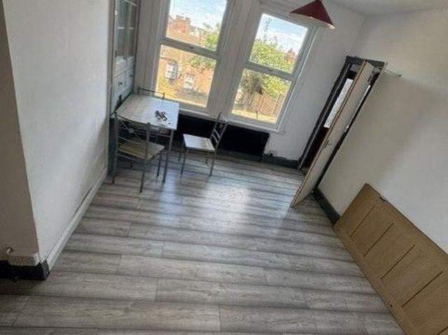 House for rent in Spring Park, Luton