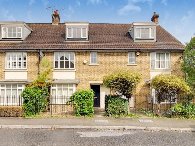 House for rent in Little Stanmore, Greater London