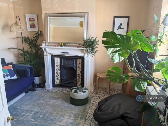 House for rent in Burton Bradstock, East Dorset