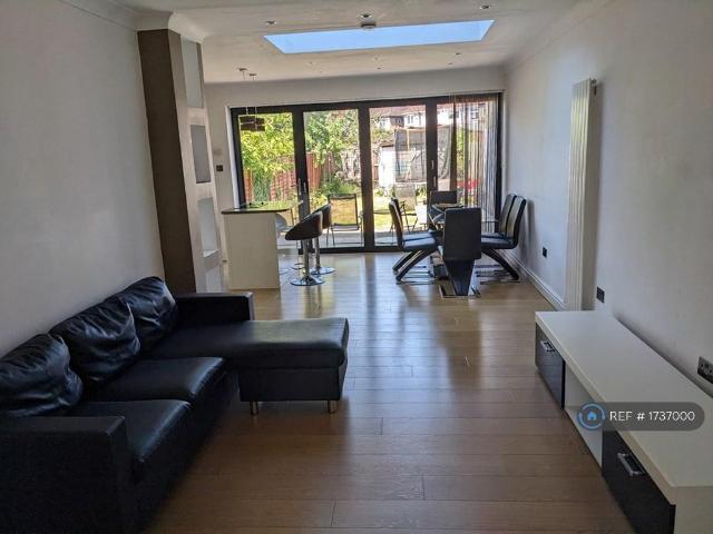House for rent in Lane, Greater London