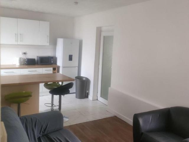 House for rent in Earlham Rise, East Bank
