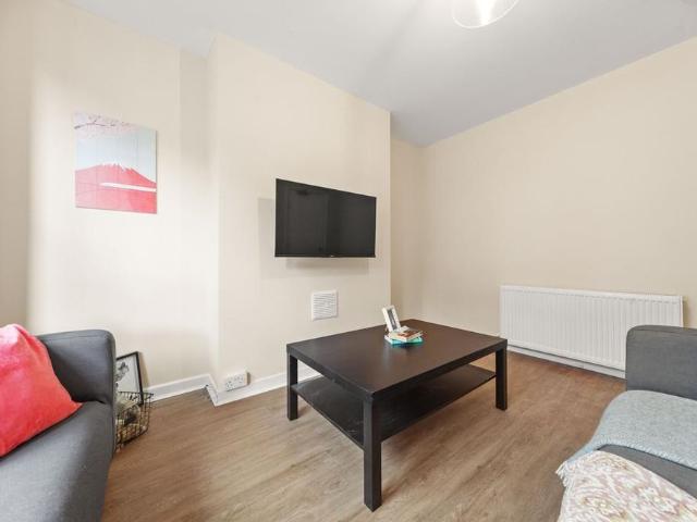 House for rent in Hyde Park, Leeds