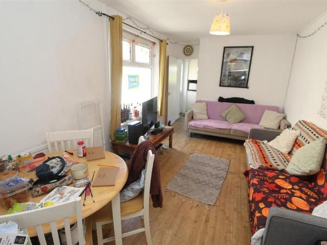 House for rent in Plasnewydd, Falcon Lodge