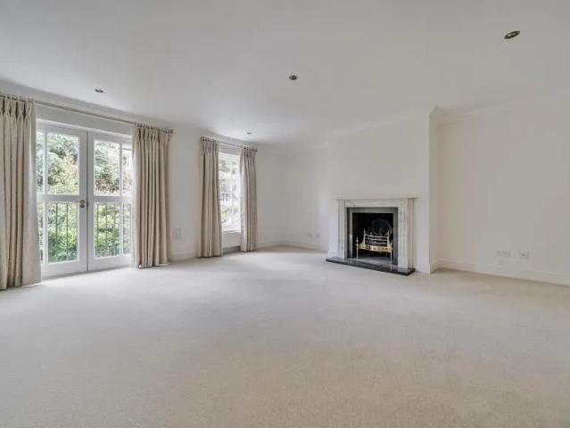House for rent in Virginia Park, Runnymede