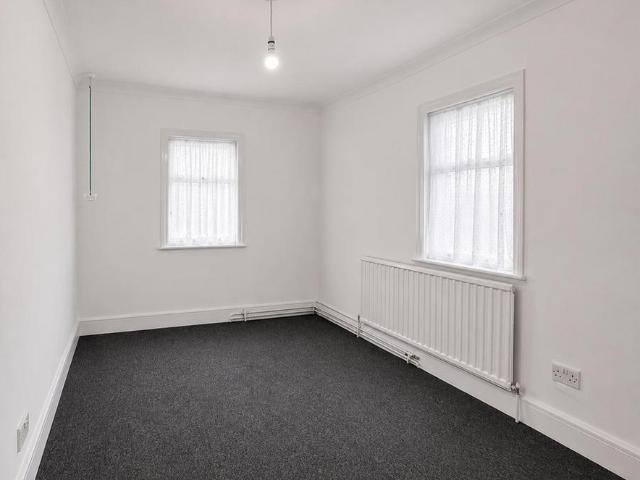 House for rent in London Borough of Ealing, Greater London
