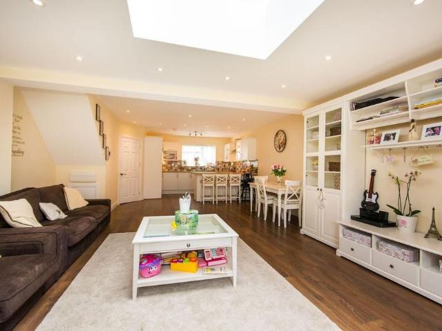 House for rent in London Borough of Croydon, Waddon