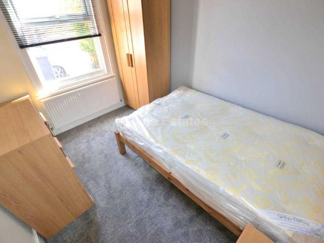 House for rent in Newtown, Reading