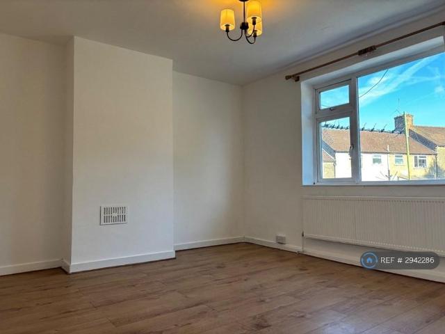 House for rent in Barnes Cray, Greater London
