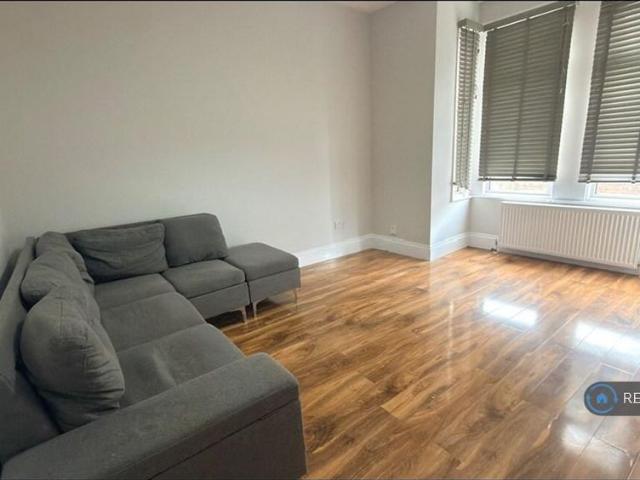 House for rent in Loxford, Seven Kings