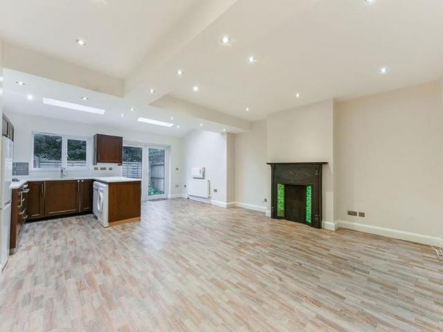House for rent in London Borough of Merton, Merton Park