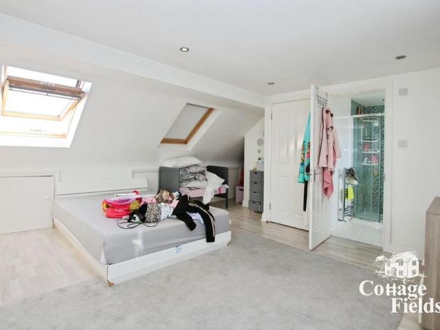 House for rent in Enfield Highway, Greater London