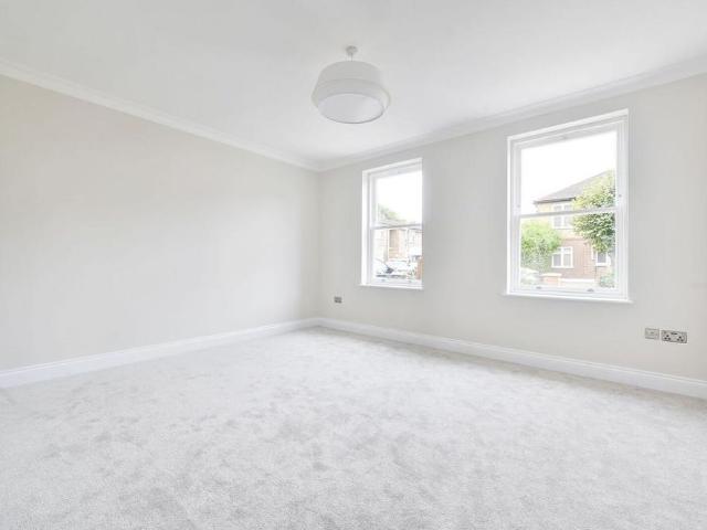 House for rent in Royal Borough of Kingston upon Thames, Greater London