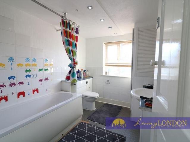 House for rent in Upper Edmonton, Cat Hill