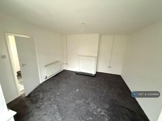 House for rent in Holmewood, West Yorkshire