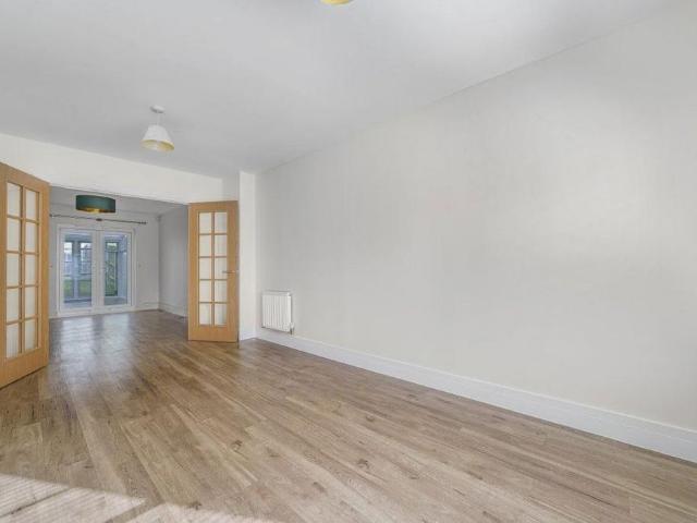 House for rent in Pachesham Park, Surrey