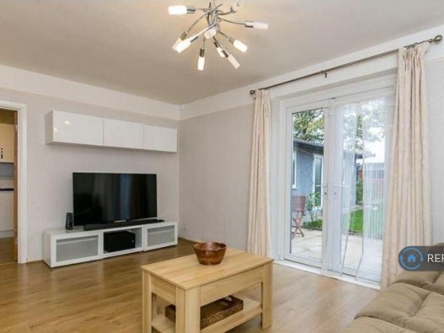 House for rent in London Borough of Sutton, Greater London