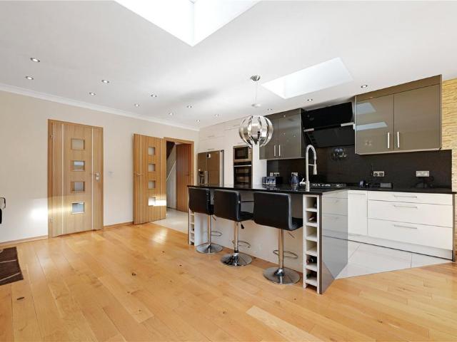 House for rent in London Borough of Ealing, Perivale