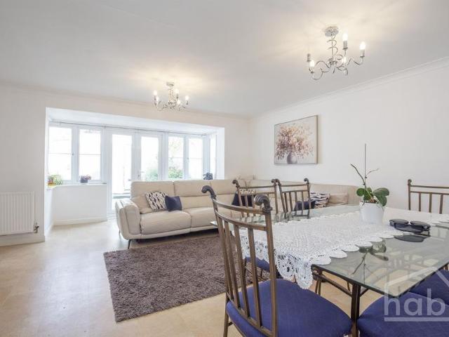 House for rent in Lakenham, East Bank
