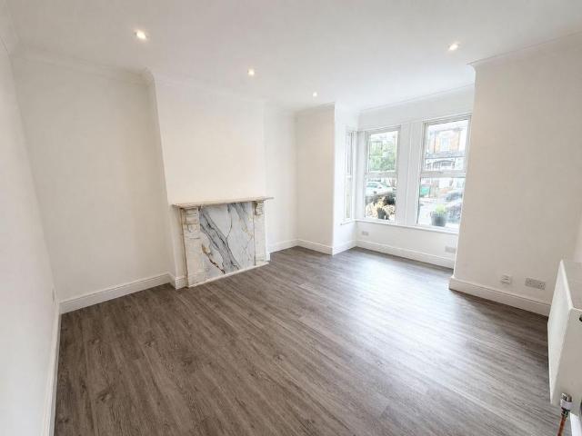 House for rent in Seven Kings, Greater London