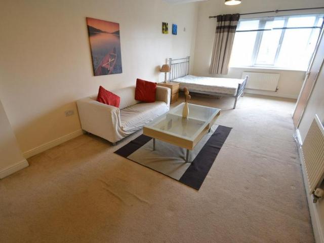House for rent in Old Trafford, Trafford Park